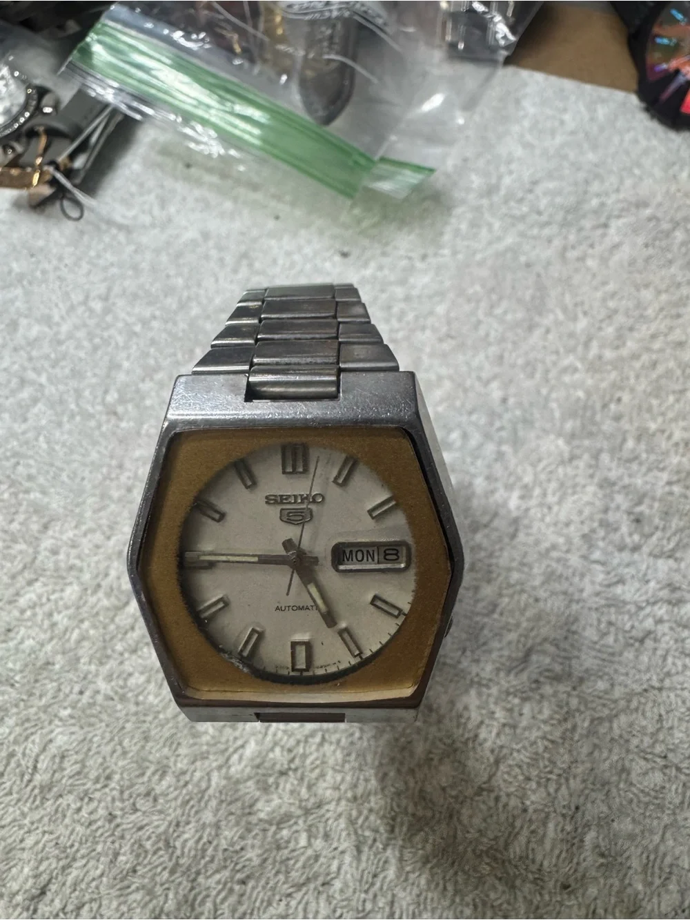 Seiko 5 seiko hexagonal
